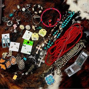 Bag of miscellaneous jewelry